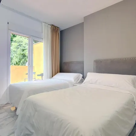 37 Guest house *